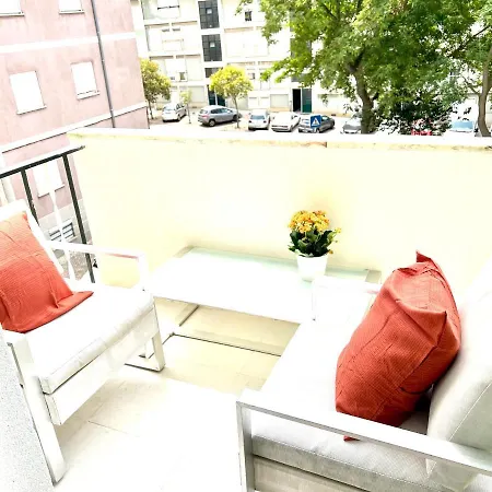 Almada Big Flat Next To Lisbon And Caparica Beach Exterior photo