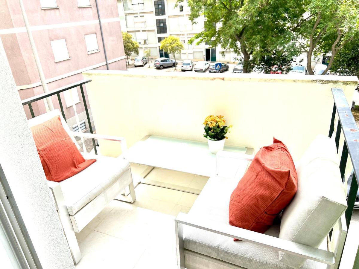 Apartment Big Flat Next To Lisbon And Caparica