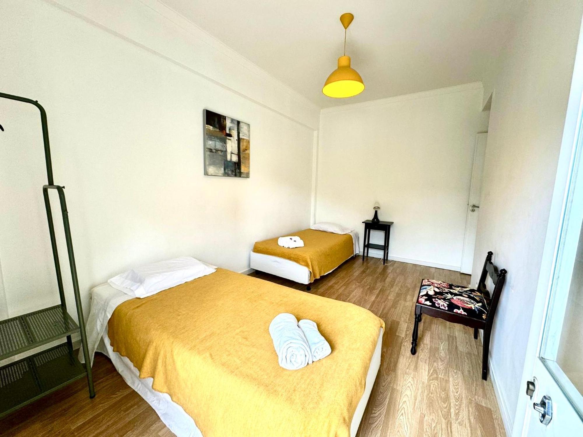 Big Flat Next To Lisbon And Caparica Apartment