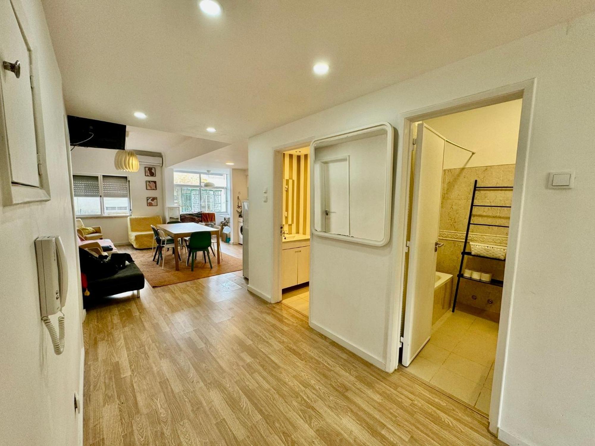 Big Flat Next To Lisbon And Caparica Apartment